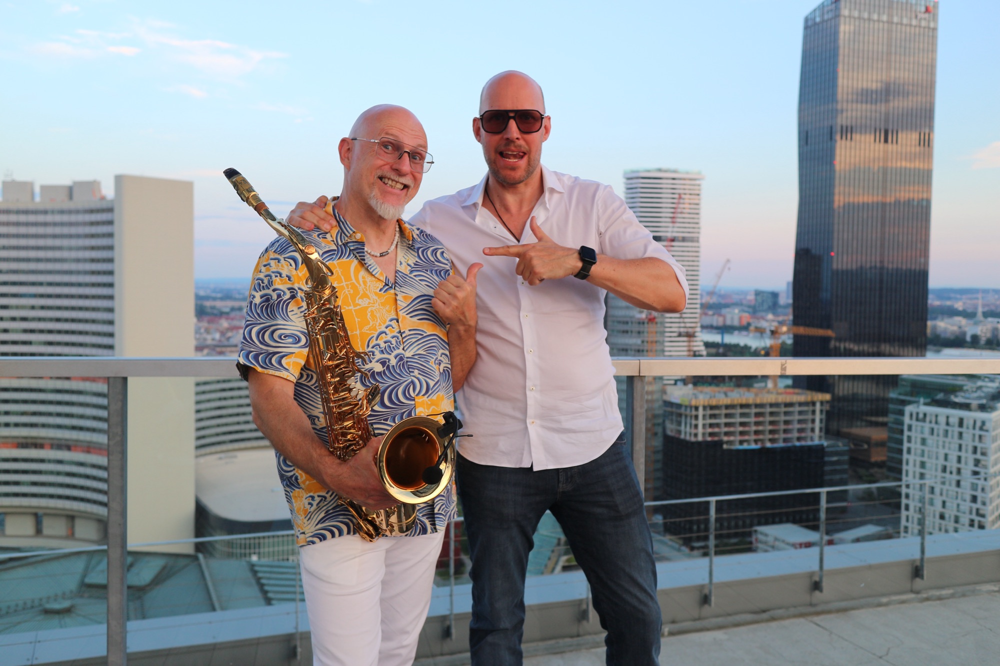 S7 – DJ & SAX – Live DJ + Saxophon