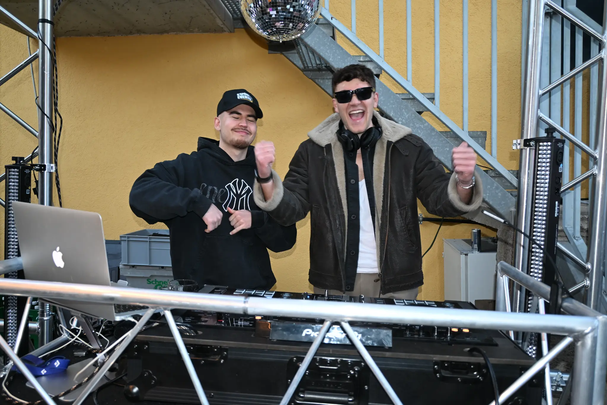 Niki und Chris – DJ Duo für Hochzeiten